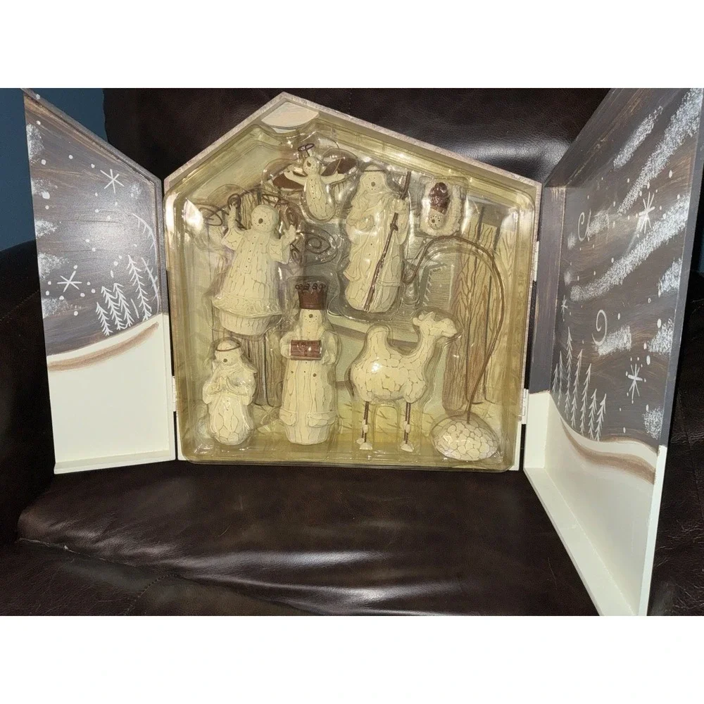 Flurryville Nativity‎ Living Quarters Snow Family Creche 8 Piece Christmas 14x14